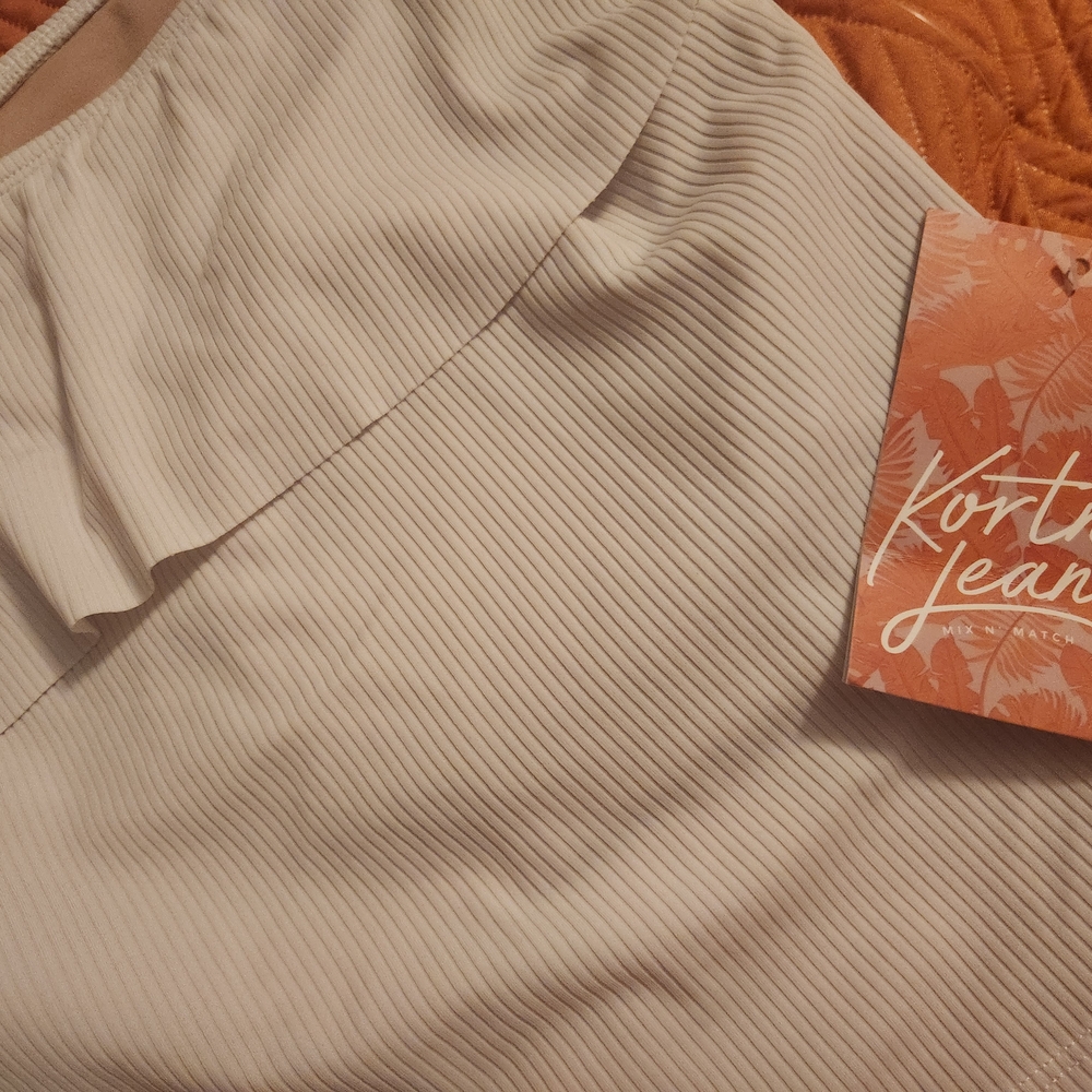 NWT Kortni Jeane White Ruffle Around Off-Shoulder Top 2XL - Picture 3 of 4